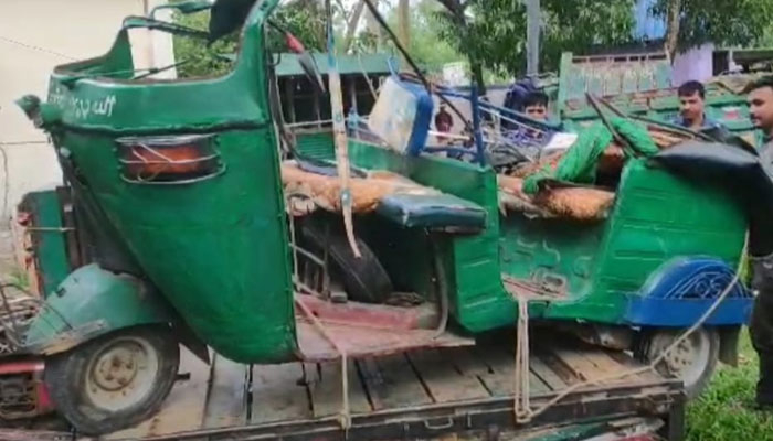 বাস-অটোরিকশার সংঘর্ষে নিহত ২