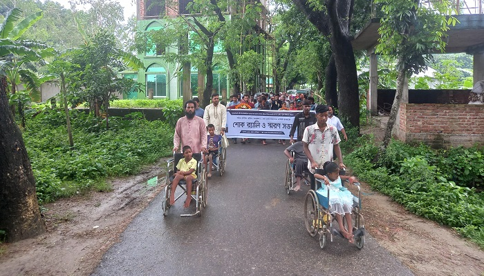 রায়নার কাছে বাবা মানে ছবিতে দেখা এক মানুষ