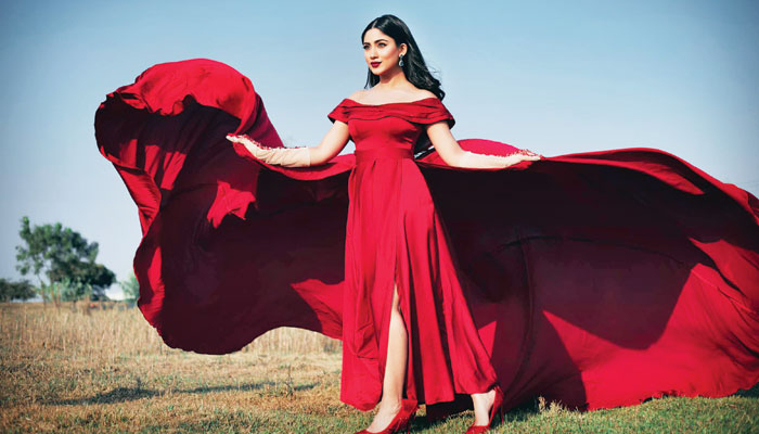 বন্ধুত্বের টানে...