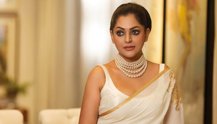 ‘কার গুটি কোন চালে, কে রয়েছে কার জালে’ ‘কার গুটি কোন চালে, কে রয়েছে কার জালে’