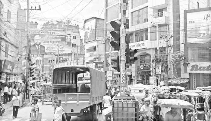অবৈধ পার্কিং-ফুটপাত দখল, রংপুর নগরীতে তীব্র যানজট অবৈধ পার্কিং-ফুটপাত দখল, রংপুর নগরীতে তীব্র যানজট