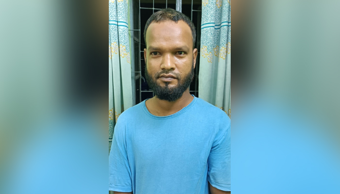 হত্যা ও নাশকতাসহ ২৫ মামলার আসামি গ্রেপ্তার হত্যা ও নাশকতাসহ ২৫ মামলার আসামি গ্রেপ্তার