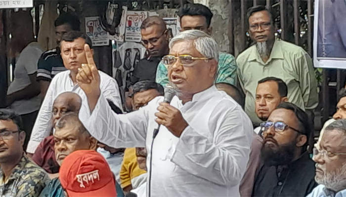 জাতিকে ধ্বংসের হাত থেকে বাঁচাতে সরকারের পদত্যাগ জরুরি: বুলু জাতিকে ধ্বংসের হাত থেকে বাঁচাতে সরকারের পদত্যাগ জরুরি: বুলু