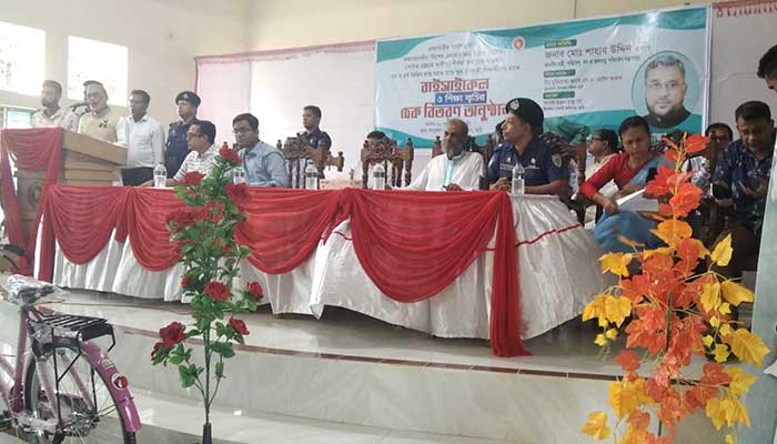 উন্নয়নের ধারা অব্যাহত রাখতে নৌকায় ভোট দিতে হবে: পরিবেশমন্ত্রী উন্নয়নের ধারা অব্যাহত রাখতে নৌকায় ভোট দিতে হবে: পরিবেশমন্ত্রী