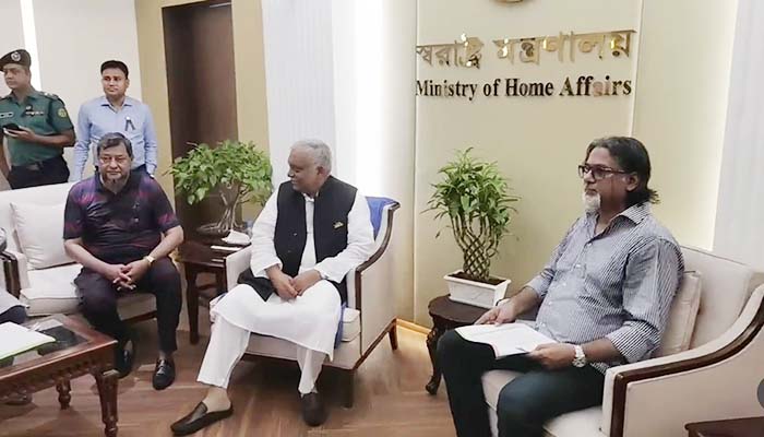 তারেক-জোবাইদাকে দেশে ফেরাতে ‘যা যা করার’ করব: স্বরাষ্ট্রমন্ত্রী তারেক-জোবাইদাকে দেশে ফেরাতে ‘যা যা করার’ করব: স্বরাষ্ট্রমন্ত্রী