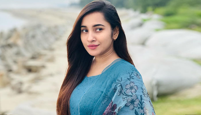 আতিয়া আনিসার ‘উড়াল পাখি মন’