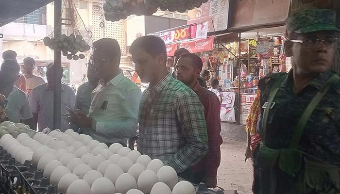 ডিমের মূল্য নিয়ে কারসাজি, খুলনায় ৪ প্রতিষ্ঠানকে জরিমানা