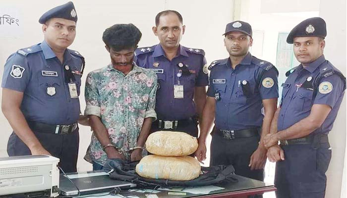 ৩ কেজি গাঁজাসহ মাদক ব্যবসায়ী গ্রেপ্তার