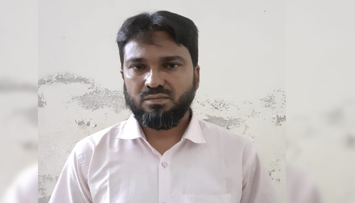 নিয়ামতপুর উপজেলা জামায়াতের সাবেক আমিরসহ গ্রেপ্তার ২