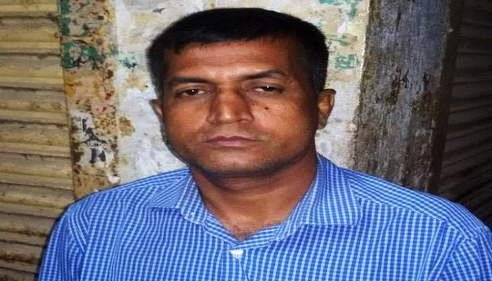 ভারী যানের লাইসেন্স নেই চালক আহাদের