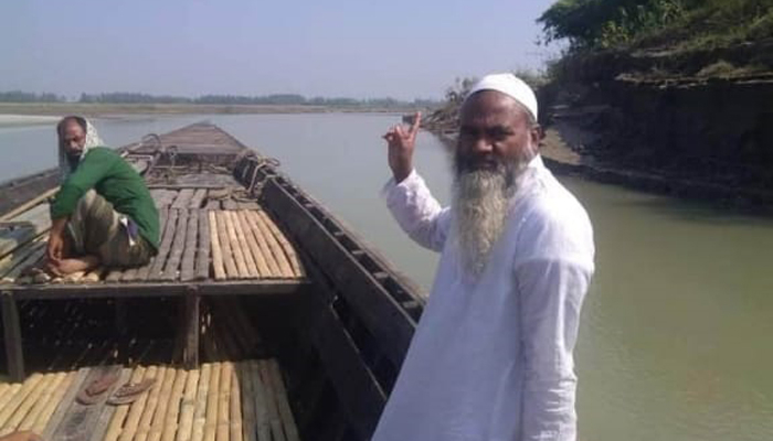 বঙ্গবন্ধুকে নিয়ে ফেসবুকে কটূক্তি, সাময়িক বরখাস্ত ভূমি কর্মকর্তা