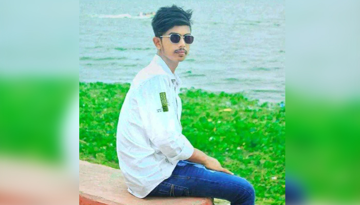 ছাত্রীদের উত্যক্ত করা নিয়ে বিবাদে প্রাণ গেল শিক্ষার্থীর