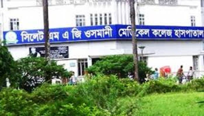 ইন্টার্ন চিকিৎসকদের ধর্মঘটের ডাক, আটক ৪