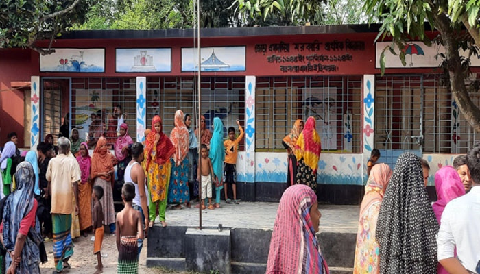প্রধান শিক্ষকের নির্যাতনে অচেতন শিশু, তদন্ত কমিটি