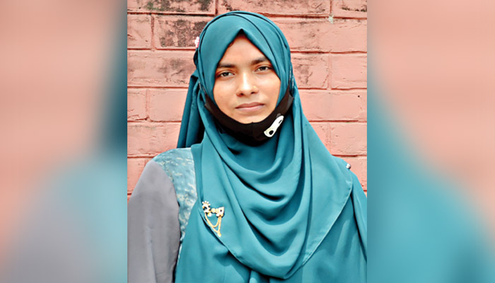 ছাত্রীর সাহসিকতায় প্রাণ বাঁচল দুই নারীর