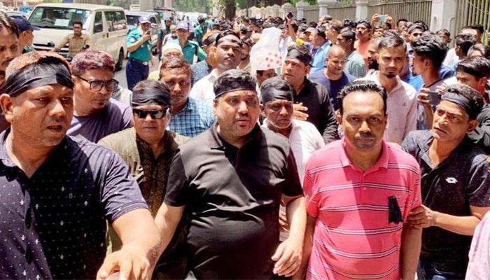দীর্ঘদিন পর সম্রাটের শোডাউন