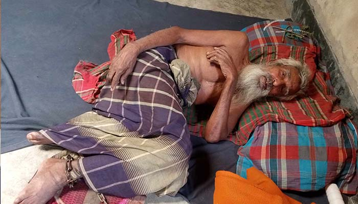 শিকলে বাঁধা মুক্তিযোদ্ধার জীবন, ভাতা তুলে খান তিন ছেলে