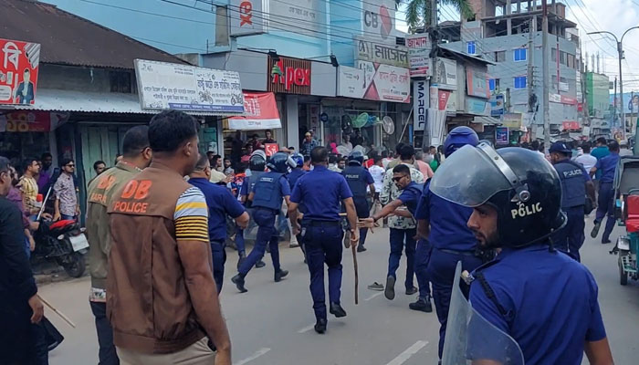 বিএনপির পদযাত্রায় পুলিশে লাঠিচার্জ, আহত ২৫