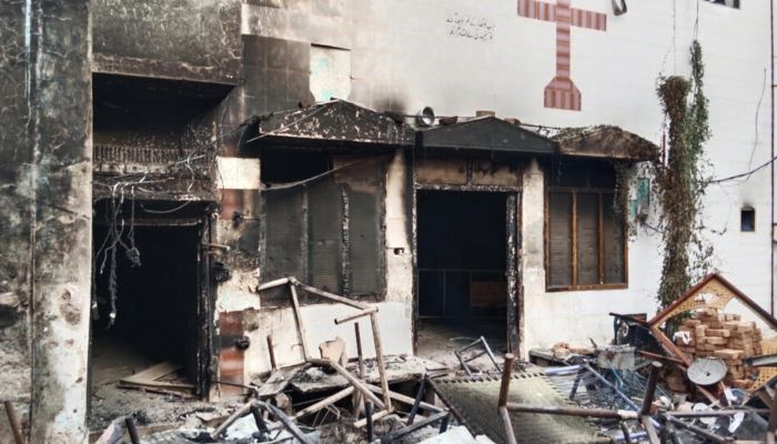 পাকিস্তানে ৫ গির্জায় ভাঙচুর, অগ্নিসংযোগ