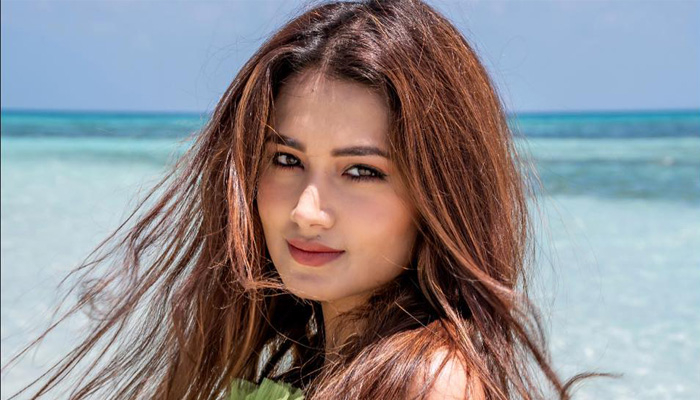 চার দিনেই শেষ মধুচন্দ্রিমা, ফিরেই অস্ট্রেলিয়ায় ছুটলেন ফারিণ