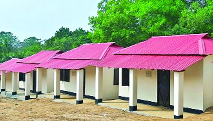 আশ্রয়ণের ঘর বিক্রি লাখ টাকায়
