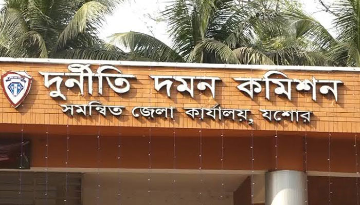 ওসি আবুল হাসেমের বিরুদ্ধে দুদকের চার্জশিট