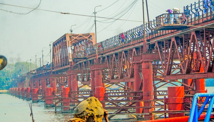 কালুরঘাট সেতুর সংস্কারকাজ পরিদর্শন বুয়েট প্রতিনিধি দলের