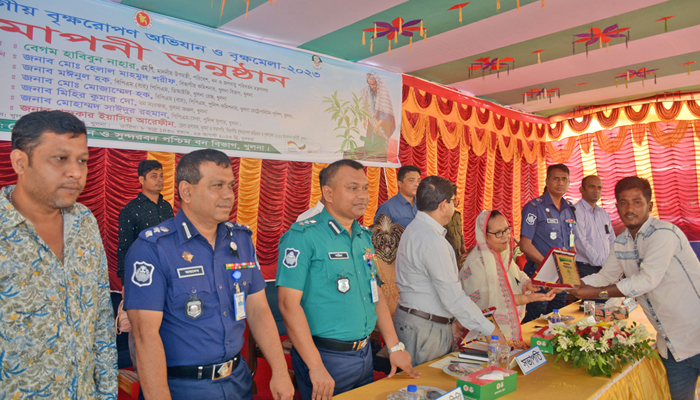 খুলনার বৃক্ষমেলায় ৮০ লাখ টাকার চারা বিক্রি
