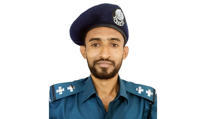 ধ্বংসের সময় ইয়াবা লুকিয়ে ফেলেন মাদকদ্রব্য নিয়ন্ত্রণ কর্মকর্তা