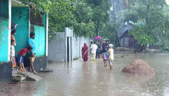 টানা বৃষ্টিতে ২০ গ্রামে জলজট