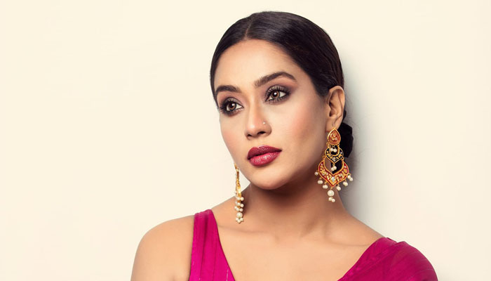 কেন অভিনয়ে কম দেখা যায়, জানালেন মম