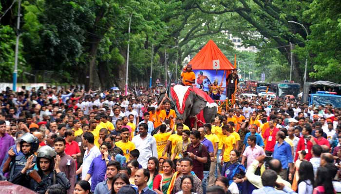 বিকেলে যেসব সড়ক এড়িয়ে চলবেন বিকেলে যেসব সড়ক এড়িয়ে চলবেন