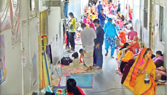 সারাবছরই রোগী থাকে ওয়ার্ডের মেঝে-বারান্দায় সারাবছরই রোগী থাকে ওয়ার্ডের মেঝে-বারান্দায়