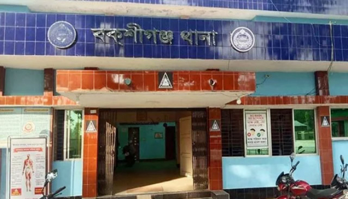 ইউপি সদস্যের বিরুদ্ধে রড সিমেন্ট চুরির মামলা ইউপি সদস্যের বিরুদ্ধে রড সিমেন্ট চুরির মামলা