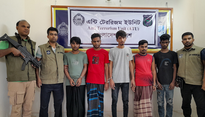 ফরিদপুরে কার্ড জালিয়াতি চক্রের ৫ সদস্য গ্রেপ্তার