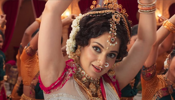 ‘চন্দ্রমুখী’র চরিত্রে ভয় দেখালেন কঙ্গনা