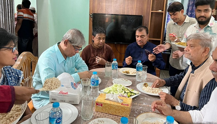 ডিবিপ্রধান হারুনের বাড়িতে দুই মন্ত্রীর মধ্যাহ্নভোজ