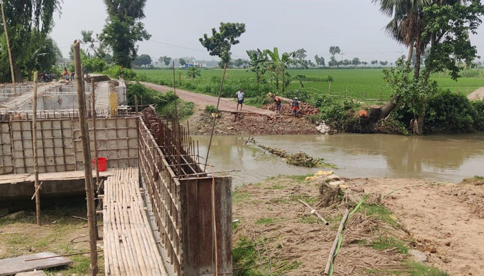 সেই সেতুর পাশে হচ্ছে না বিকল্প সড়ক