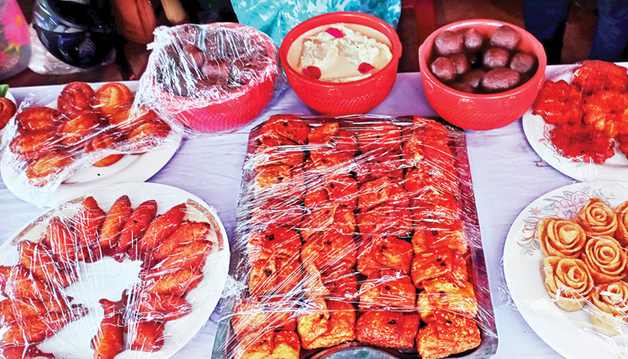 নওগাঁয় তালসড়কে পিঠার মেলা