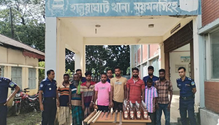 পুলিশের ওপর হামলা, ৮ মাদক কারবারি গ্রেপ্তার