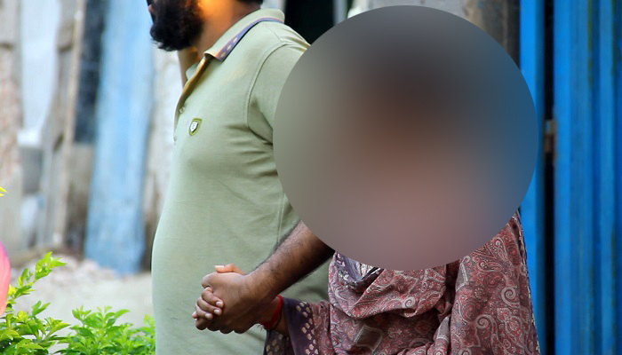 মেসের ছাদে মধ্যরাত পর্যন্ত পাবিপ্রবি ছাত্রীকে র‍্যাগিং