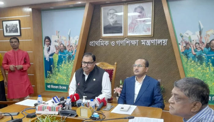 নিজ গ্রামে পিটিআই, প্রশ্নের মুখে প্রতিমন্ত্রী