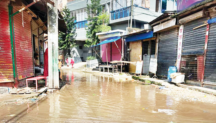 মহানগরে জলাবদ্ধ এক জনপদ