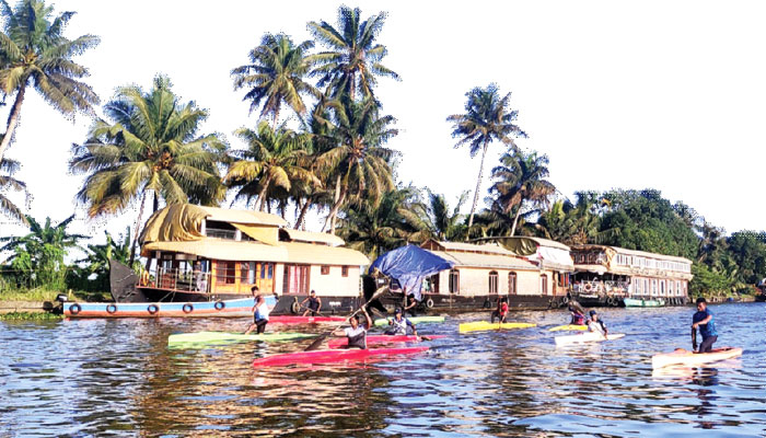 অনিন্দ্য সুন্দর কেরালা