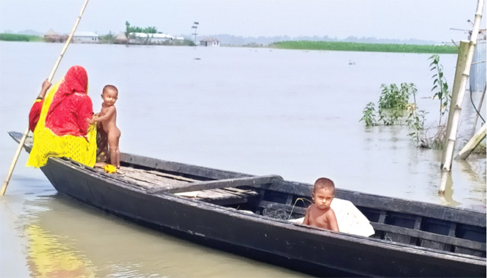 ‘বান আইসে বান যায় হামার কষ্ট কাই দেখপে?’