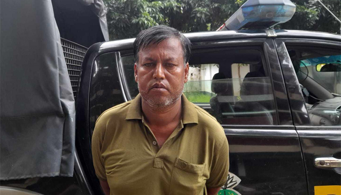 প্রতিপক্ষকে ফাঁসাতে মাকে গলা কেটে হত্যা