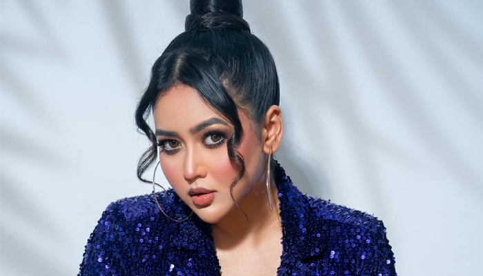 গানটি গায়ে কাঁটা দিয়ে উঠবে, পাঁচ হাজার ভাগ নিশ্চিত ভাবনা