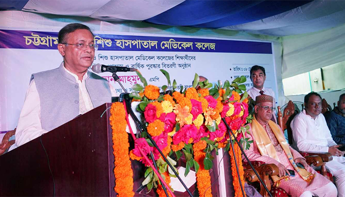 ডেঙ্গু মশা মানুষকে কামড়ায়, আর বিএনপি পোড়ায়: তথ্যমন্ত্রী
