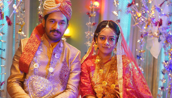 ৯০ দশকের অনৈতিক সম্পর্কের গল্পে ‘মার্ডার নাইনটিজ’