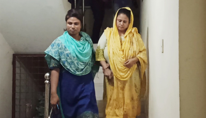 গৃহকর্মীকে নির্যাতনের অভিযোগে চিকিৎসকের স্ত্রী গ্রেপ্তার